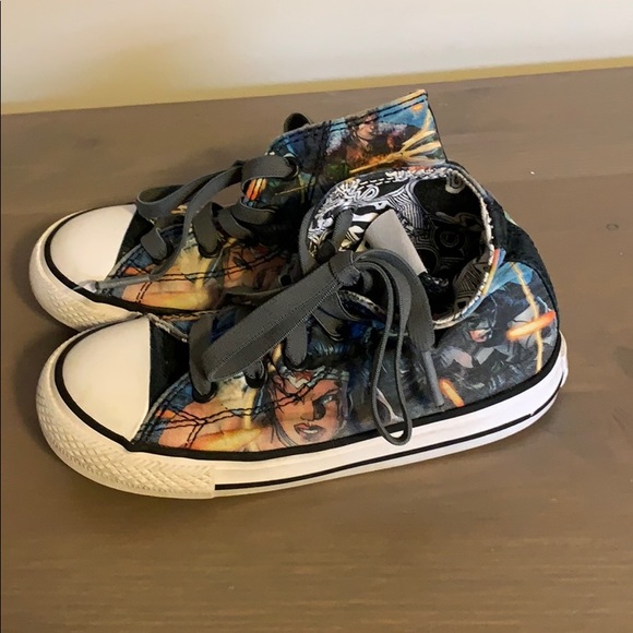 Converse x DC Comics Justice League High Top Sneakers - Boy’s Size 9 - Picture 8 of 15